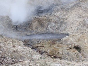 Hot springs at La Soufrière (2)