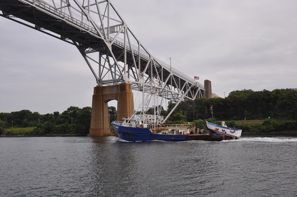 Fishing vessel in Cape Cod Canal